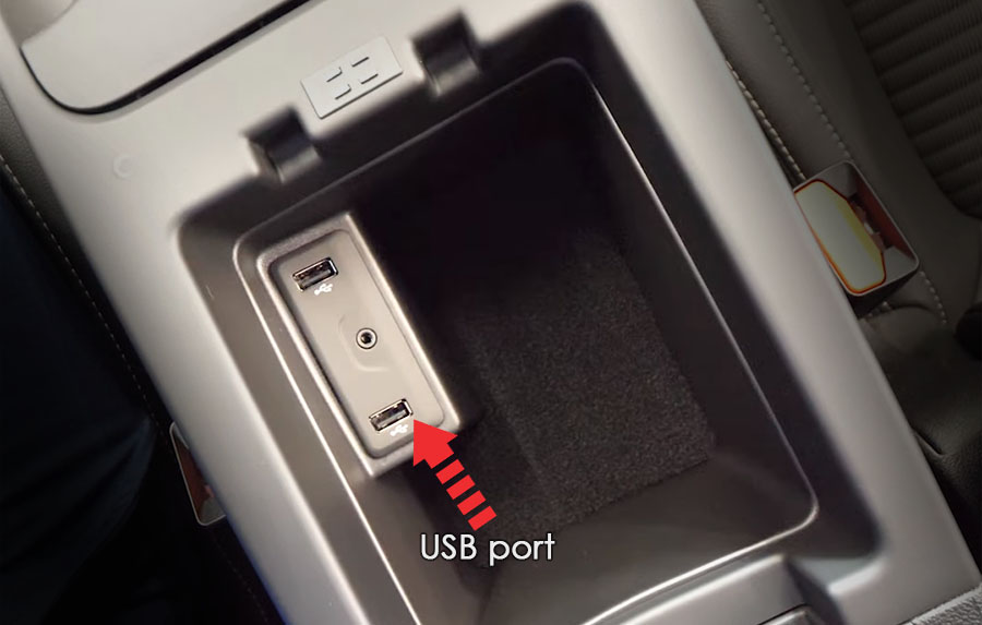 Apple CarPlay on Renault Scenic, how to connect